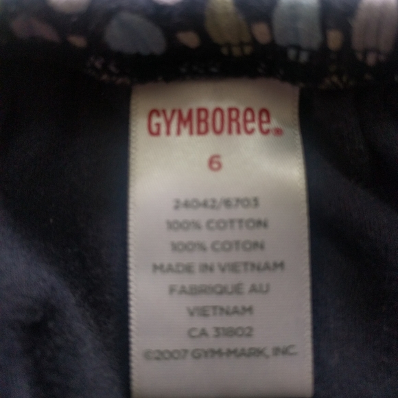 Top and Shorts Set - Picture 4 of 4